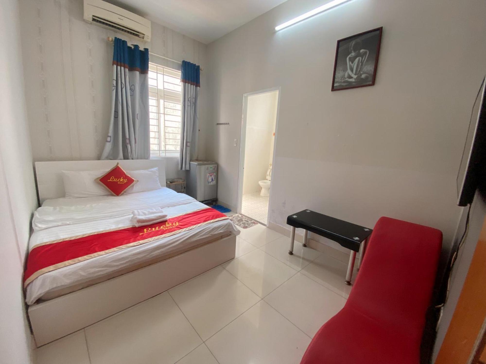 Lucky Hotel Ho Chi Minh City Exterior photo