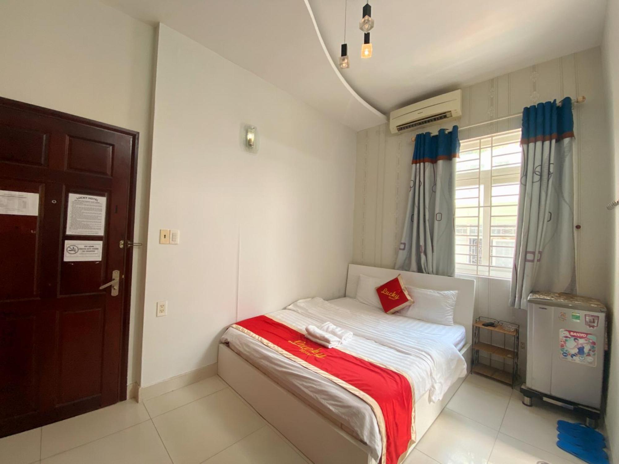 Lucky Hotel Ho Chi Minh City Exterior photo